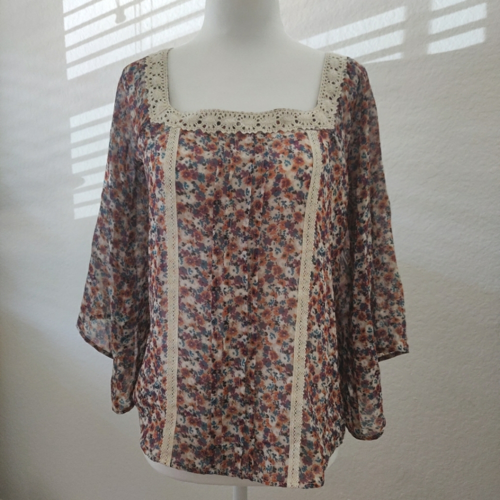 Stoosh Floral Blouse with Lace Collar